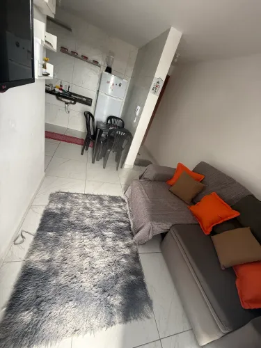 Apartamento semi mobiliado primeiro aluguel+ calção sendo metade do valor do aluguel