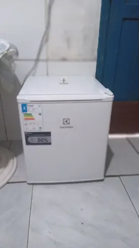 quarto para moças individual mobiliado ao lado do terminal do capão da imbuia