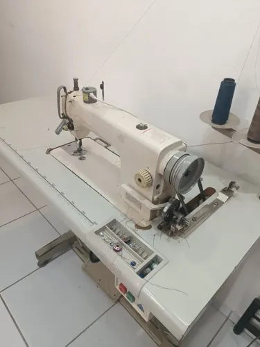Máquina de costura