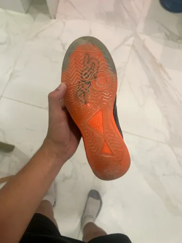 UMBRO PRO 5 BUMP PRETA E LARANJA USADA 4 vezes