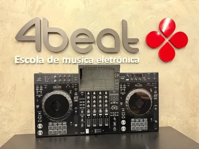 Controladora All-In-One XDJ-AZ 4 canais USB Pioneer DJ AlphaTheta * SOMOS LOJA *