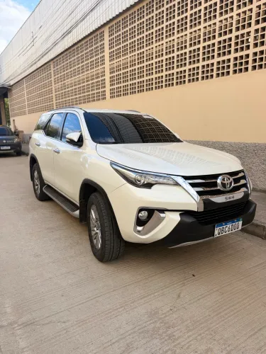 Toyota Hilux SW4 SRX 4X4 2.8 TDI 16V Dies. Aut. 2017