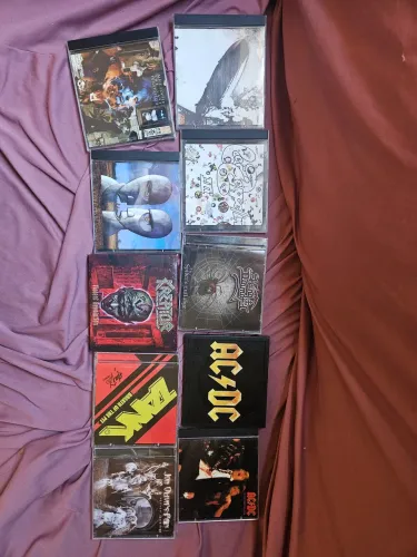 Cds de Rock e Metal, todos originais, 300$ os 10 cds
