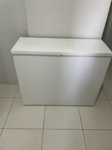 Baú madeira coberto com MDF branco 