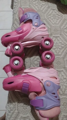 Patins regulável de 27 ao 32 e kit segurança.