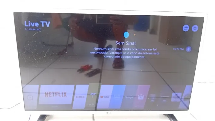 Vendo smartv LG 32 polegadas funcionando