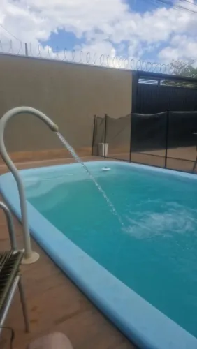 Área com piscina para festa