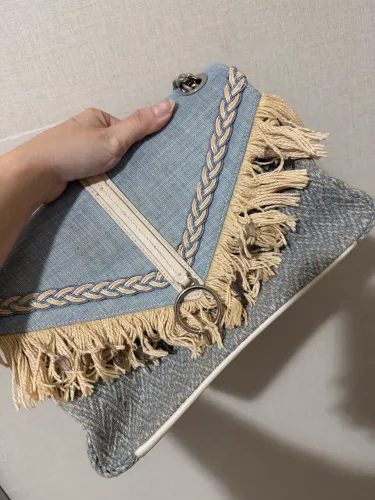 Bolsa Arezzo ráfia e couro