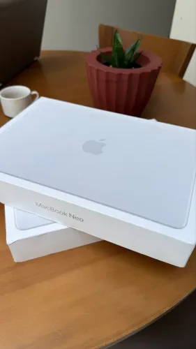 MacBook Neo Silver Lacrado 512 GB