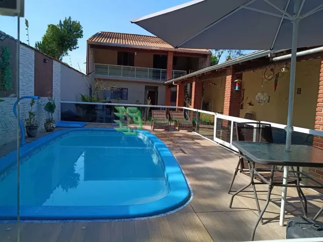 Lindo Sobrado com Piscina em Mongaguá