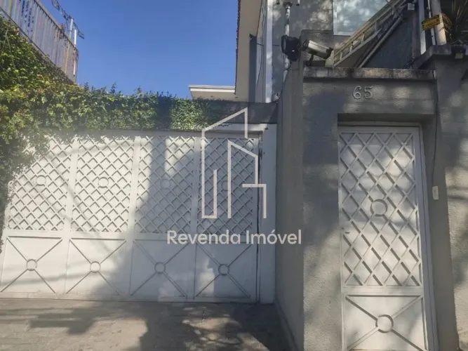 Excelente Oportunidade de Locação: Casa Comercial de 190m² com 2 Banheiros, 1 Vaga de Gara