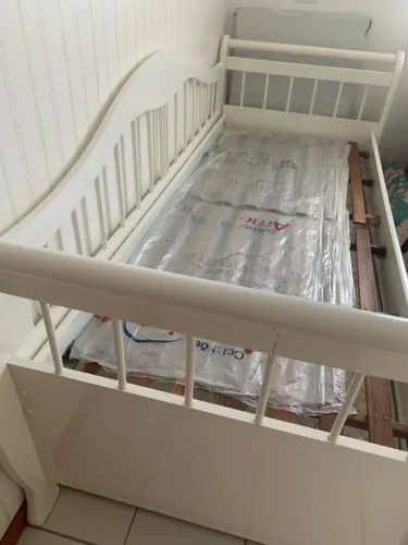 Cama infantil com gaveteiro
