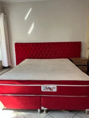 Cama box com motor de massagem e cabeceira 