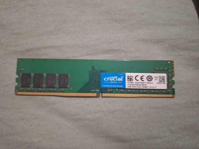 Memória RAM Crucial 4GB DDR4 2400MHz