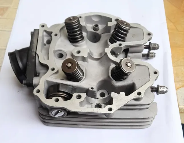 Cabeçote (detalhe) Honda XLX350 / NX350 Sahara 