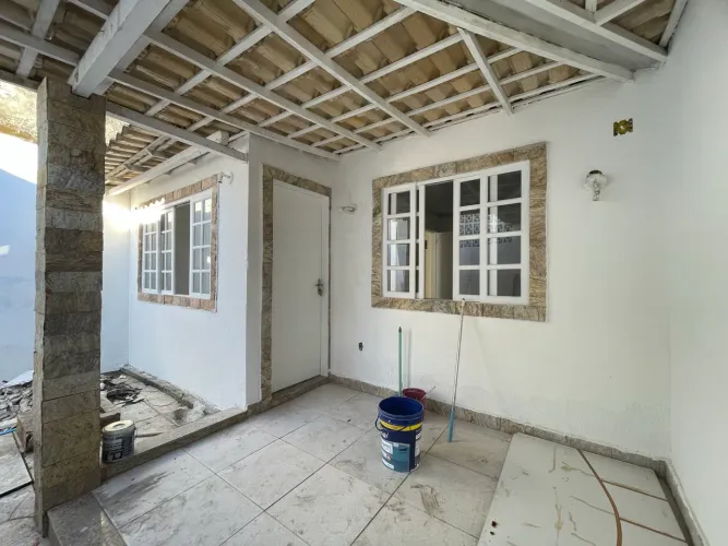Casa estilo colonial 2qtos quintal independente 