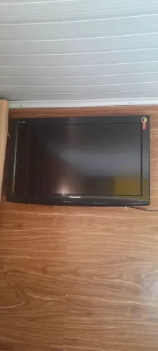 Vendo TV 32 . Funciona perfeitamente. Vendendo porque comprei outra. OBS. NÃO É SMART