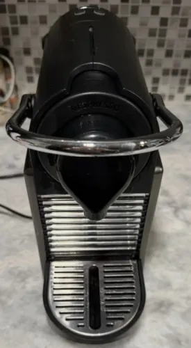 DUAS CAFETEIRAS.
