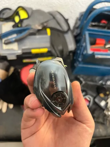 Carretilha shimano Aldebaran esquerda