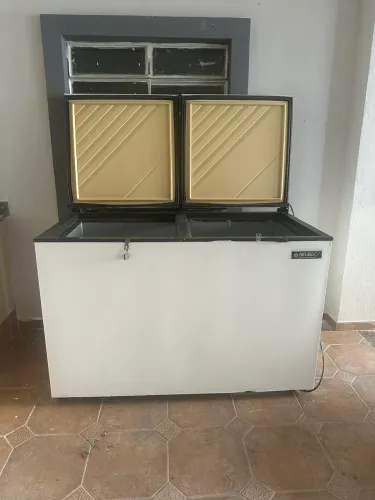 Freezer/refrigerador horizontal 2 portas Reubly