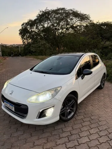 Peugeot 308 Feline/griffe 1.6 Turbo 16V 5P Aut. 2014