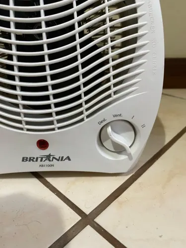 Aquecedor Britânia AB1100N - 2 em 1 Aquece e Ventila - 1500W