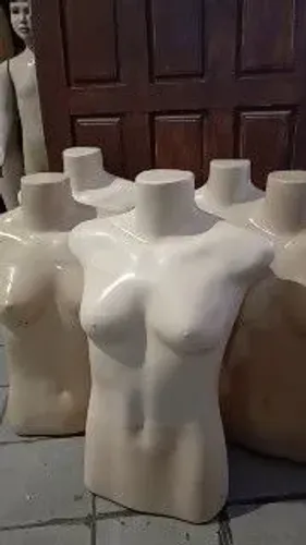Manequim feminino busto