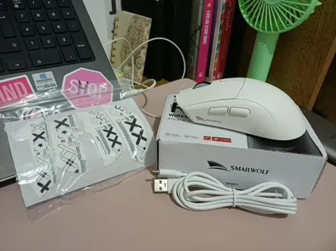 Mouse sem fio SMAILWOLF RS7 Sensor PAW3311 Peso 89g bluetooth+ 2.4ghz 500mah bateria