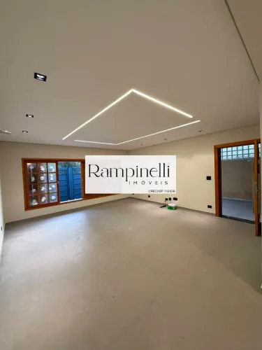 CASA TÉRREA PARA LOCAÇÃO NA VILA ROMANA COM 3 SUÍTES E 4 VAGAS