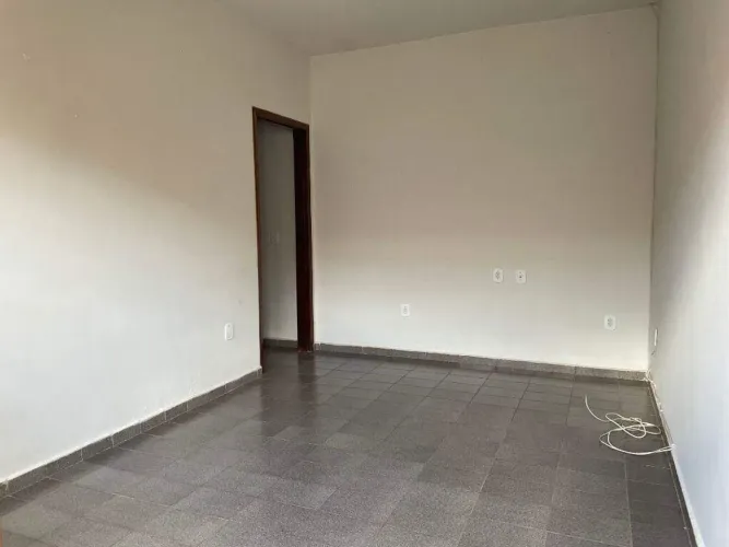 Casa com 1 dormitório para alugar, 53 m²- Vila Arquelau - Uberaba/MG