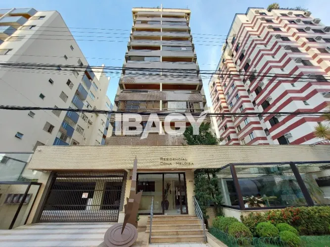 Excelente Apartamento 2 dormitório(s) em Centro - Florianópolis