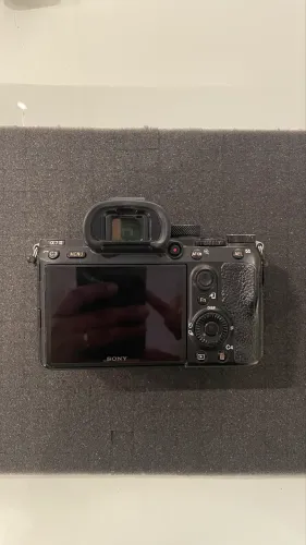 Câmera Sony A 7III