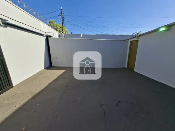 Casa Disponível Para Locação No Bairro Tibery