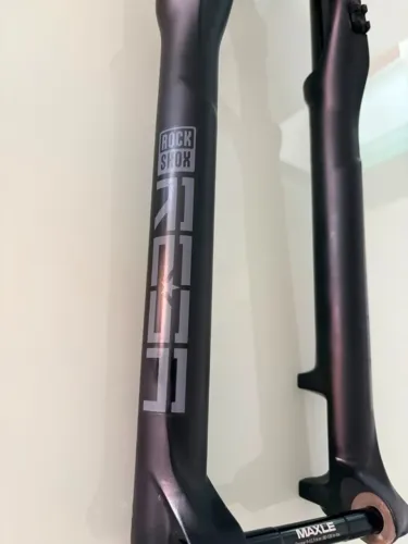 Suspensão Rockshox Reba