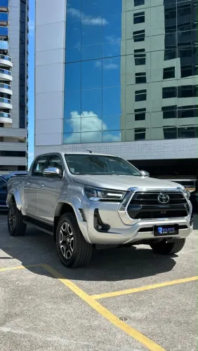 Toyota Hilux CD SRX Plus 4X4 2.8 TDI Die. Aut. 2024