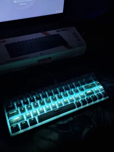 Teclado Mecânico 62% 64 Teclas Switch RGB Type-C<br>
