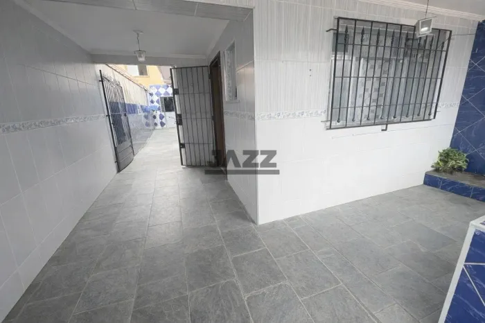 Casa à venda Térrea a 200m da Praia no Maracanã - 2 Dormitórios com Suíte e Vaga
