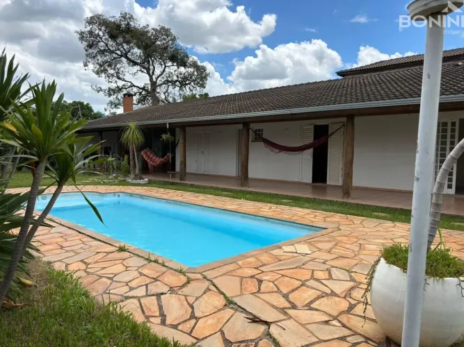 Chácara com Piscina à Venda em Americana/SP