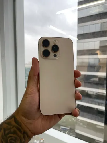 iPhone 16 Pro com Caixa