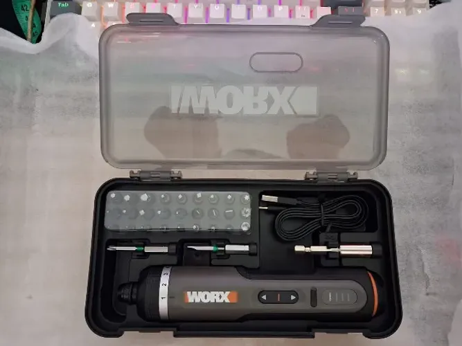 Parafusadeira Worx Wx242 + Bits + Maleta Cor Cinza C/ Cabo