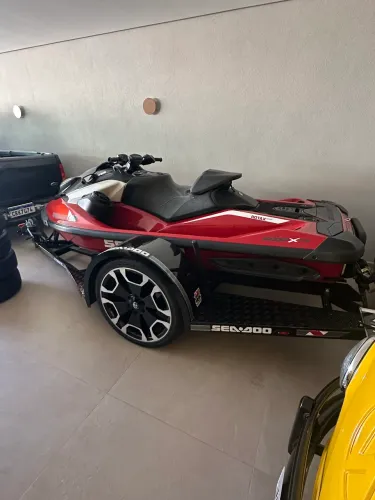 Jet ski sea Doo RXP 325