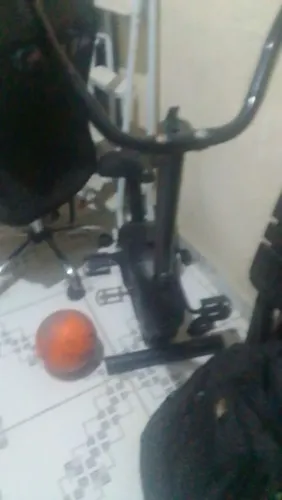 BICICLETA DE EXERCÍCIOS FÍSICOS 
