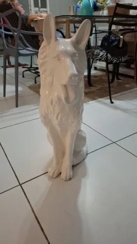Cachorro grande de louça