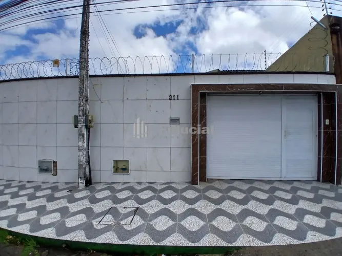 C DOS FUNCIONÁRIOS - Rua Jose Alves Cavalcante, 211, aproximadamente 130m², ampla garagem,
