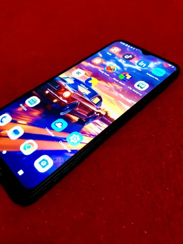 CELULAR Moto E13 32GB 2GB RAM ? Excelente estado