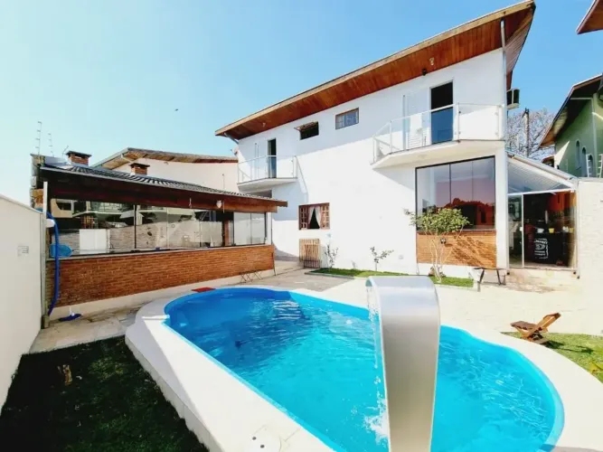 Sobrado com 4 dormitórios à venda, 200 m² por R$ 750.000,00 - Belém - Taubaté/SP