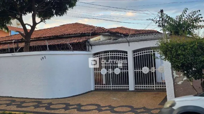 Casa comercial à venda no Nova América  390 m² e 4 salas