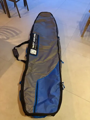 Capa Sarcófago Com Roda para 3 Pranchas Surf Wet Dreams 8 pés