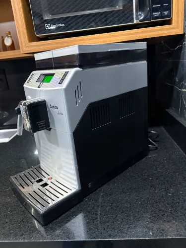 Vendo cafeteria elétrica, Saeco Lirika!