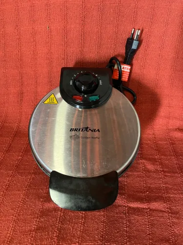 Máquina de Waffle Britânia 